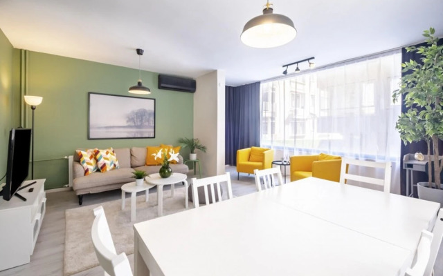 Exquisite Central Flat Near Bagdat Street