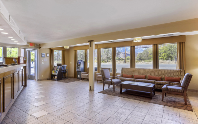 Best Western PLUS Frontier Motel