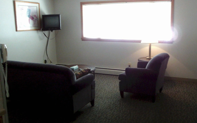 2nd Street Inn & Suites