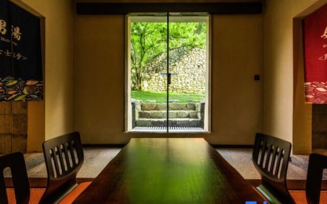 Yifangxi Hot Spring Hotel (Xianahei Branch, Wanfenglin Scenic Area)