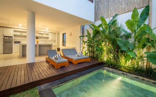 4BR Luxury Modern Contemporary Villa in Canggu