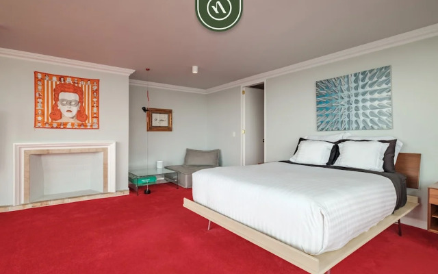 Campos Eliseos 75 PH