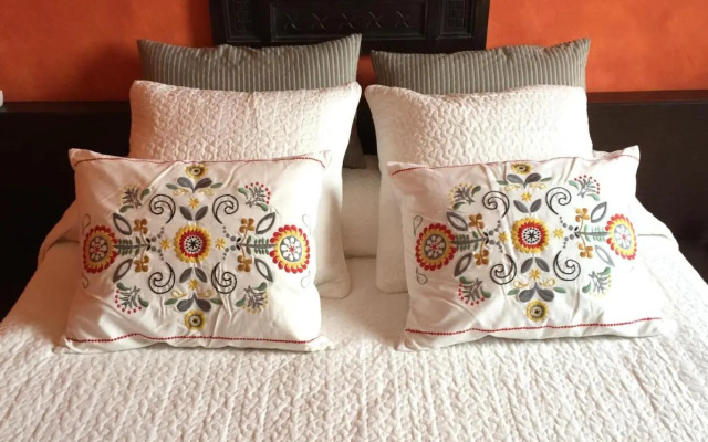 Shangrilla Hotel & Restaurant