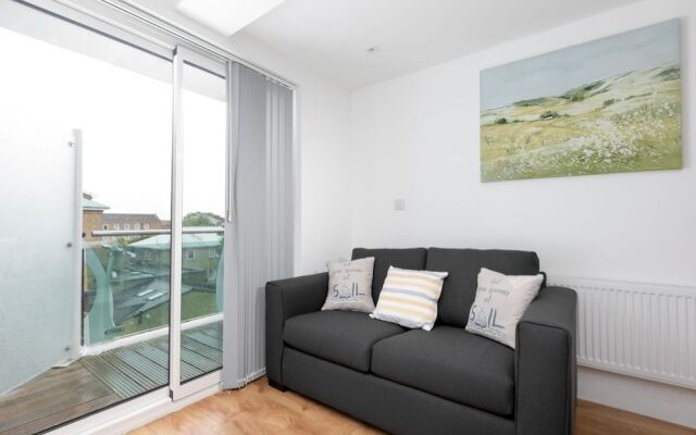 Skyvillion Tower Points - Tower Point Lovely apartment in Enfield London