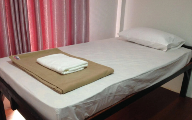 Baan Park Raak Backpacker Hostel