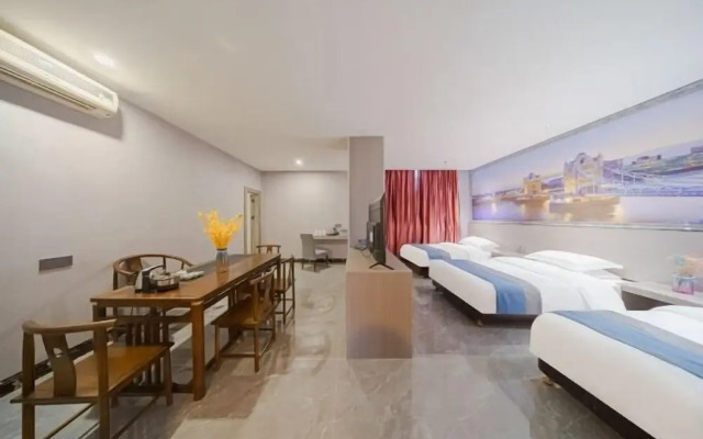 Zhongying Hotel (Zhanjiang Lingnan Normal University)