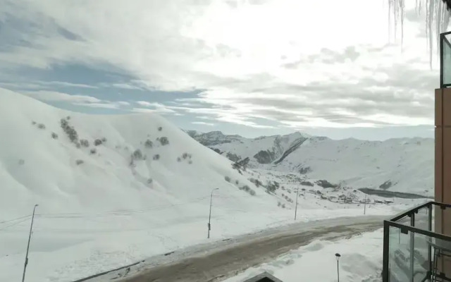 Super Stylish Apartment by Wehost