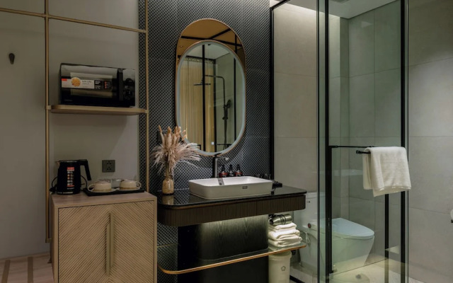 iRest Signature Ba Dinh Lakeside