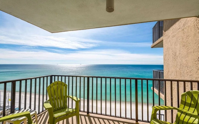 Pelican Walk 904