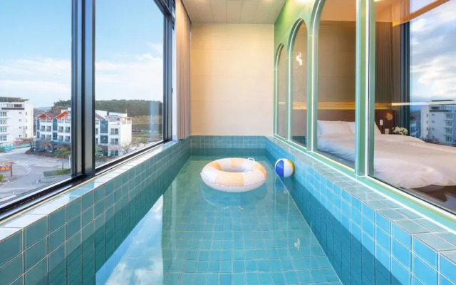 Gangneung Leventia Pool Villa