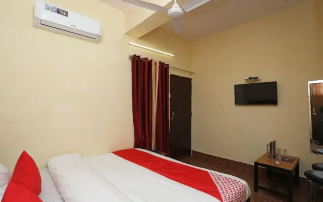Royal Guest House By OYO Rooms