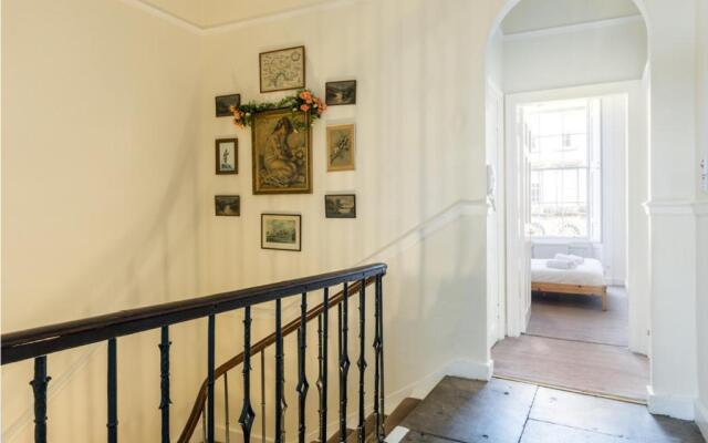 Central SPACIOUS NewTown 2-6ppl STUNNING