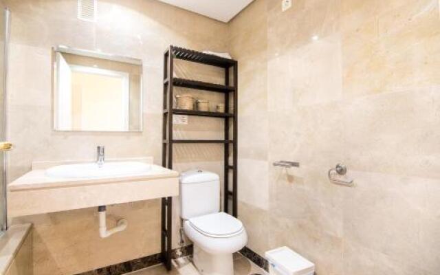 Duquesa Village Apartemento 2115