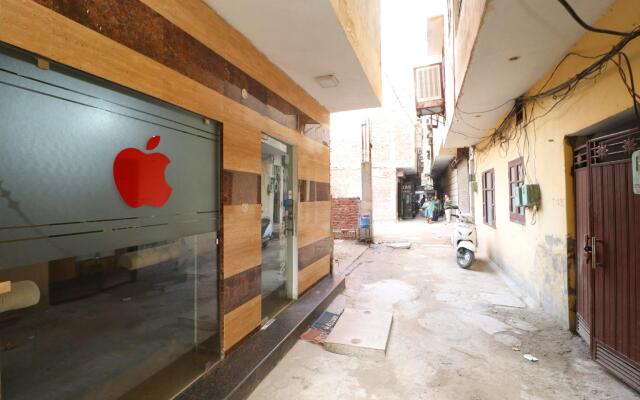 OYO 17306 Hotel Apple Wood