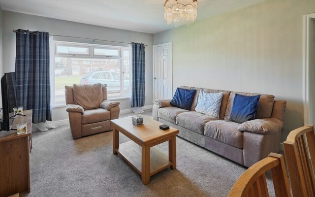 Host Stay White Rose