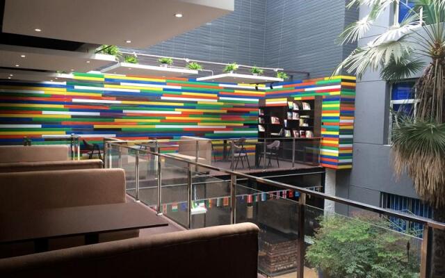 Rainbow Youth Inn (Xi'an Bell and Drum Tower City Wall branch)