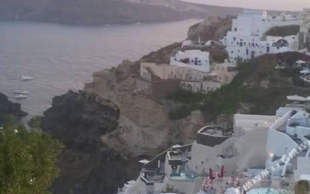 Top Oia