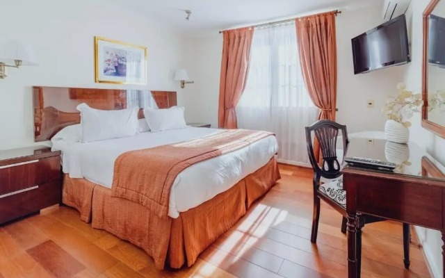 Orly Suites ll