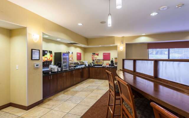 Comfort Suites East Lincoln - Mall Area