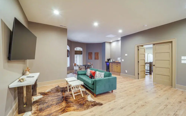 2 Mi to Beech Mtn Resort! 8,000-sq-ft Luxe Escape