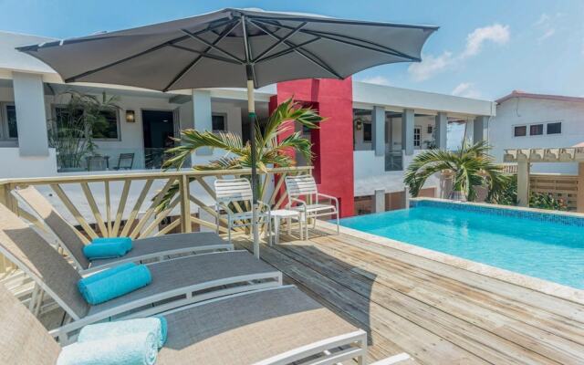 Quiet Cozy Central Close to the Beach Pool