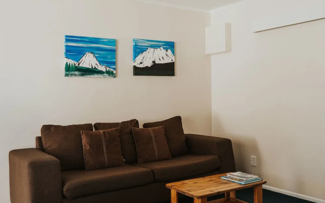 Tongariro Crossing Lodge