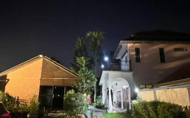 Excellence Villas & Hostel