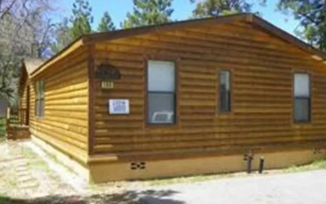 RedAwning Mountain Escape