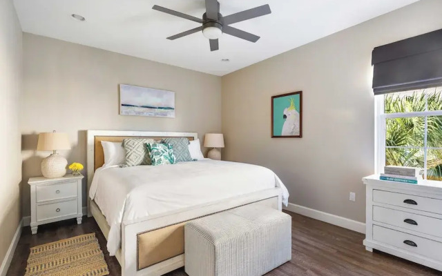 Sleeps 18! Private Pool, Hot Tub, Near Beach Miramar Dream House by Avantstay