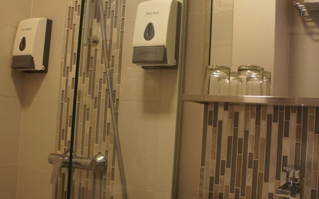 Amaris Hotel by Santika, Bugis - Singapore