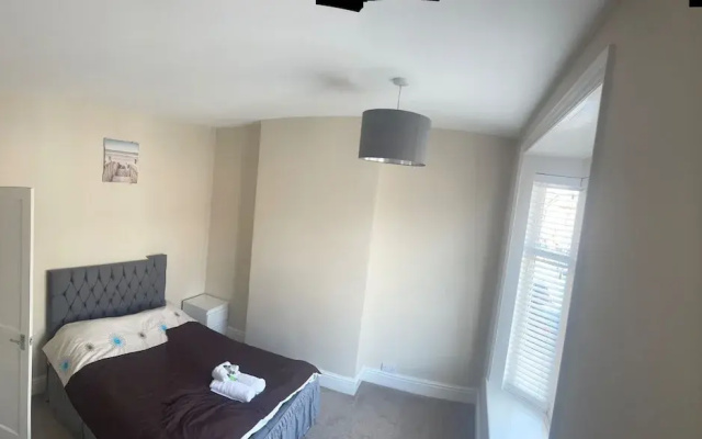 Leicester Retreat - Charming 2 Bedroom House