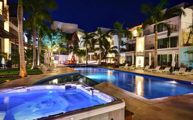 Luxurious & Central Condo In Playa Steps From The Beach