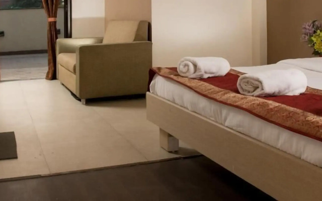 Pacific Inn Huda City Centre Sec 41