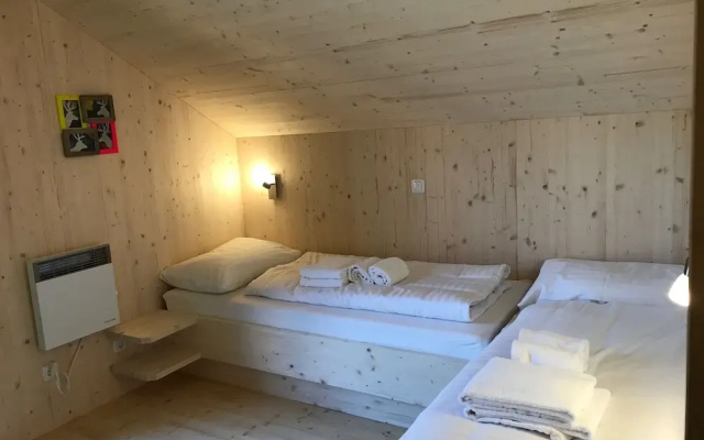 Modern Chalet With Whirlpool