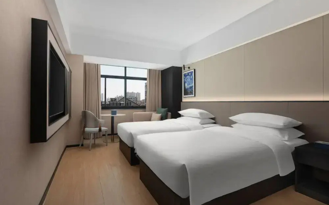 Days Inn by Wyndham Yueyang Train Station
