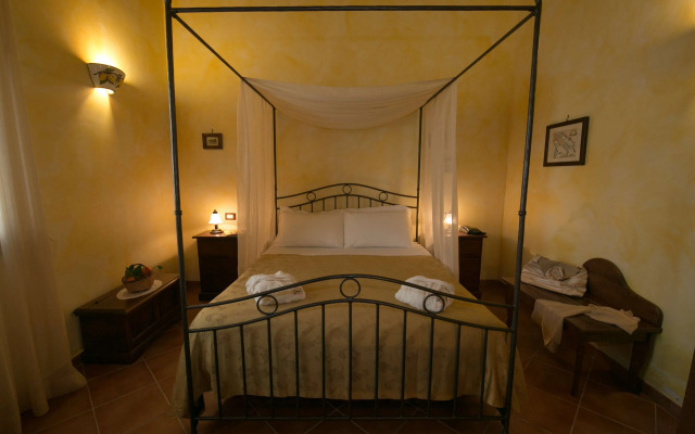 La Corte Del Sole