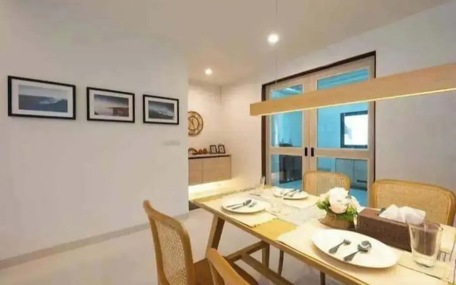 Modern House CNX