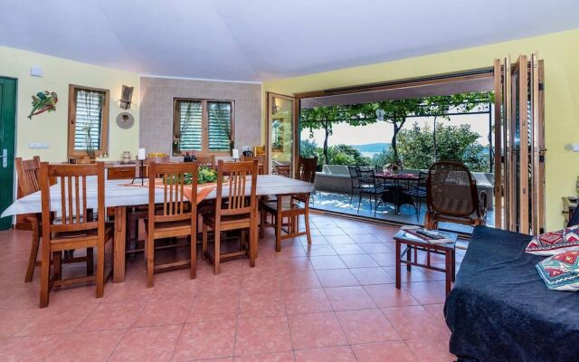 Villa Belezza With Pool, Split - Kastel Gomilica