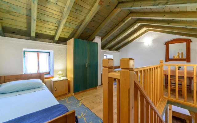 One-Bedroom Holiday home Jadrija with a Fireplace 03