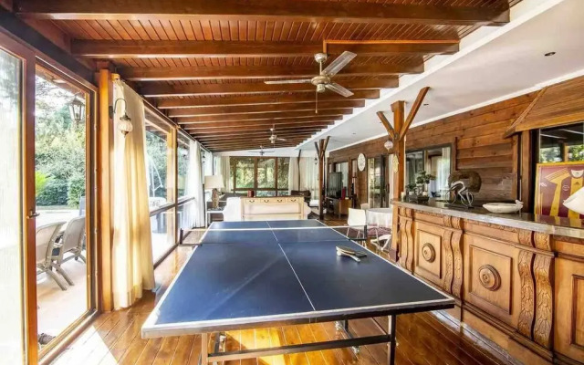 Very Special Villa, 6 and 3 Great For Family Reunions