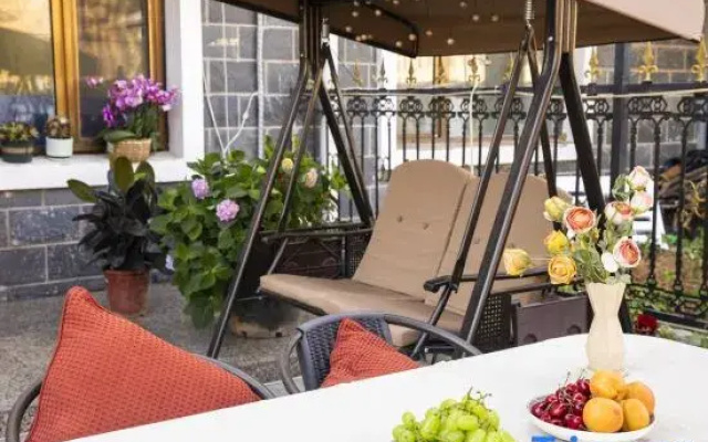 Fanhua Honey Valley Homestay