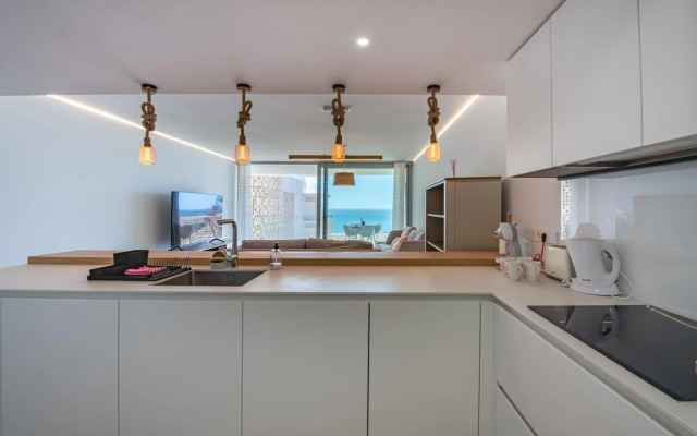 Unique 2 bedroom unit with pool near beach