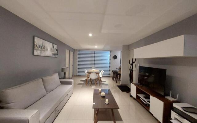 Business Apartment Spacious 2BR Near Plaza Cristal