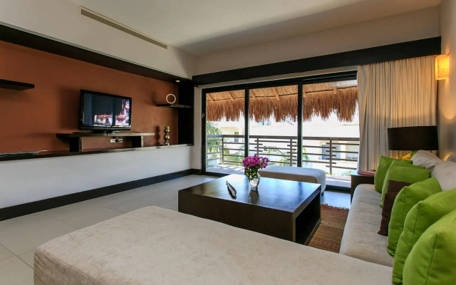 Aldea Thai by Stella Rentals