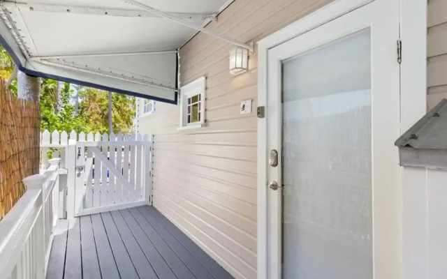 Poolside Paradise by Brightwild Heated Pool