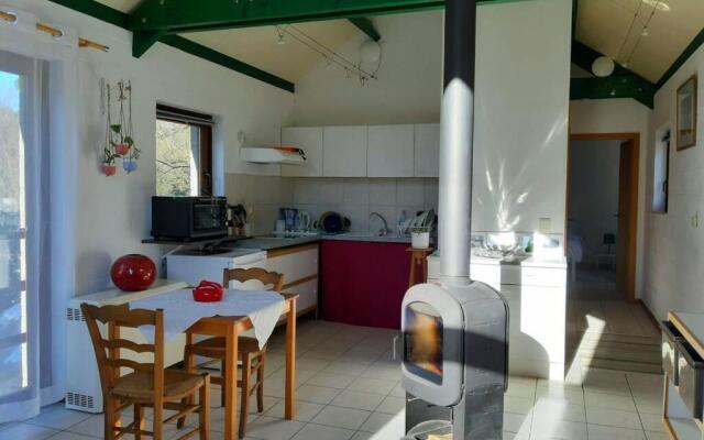 La maison sous les arbres