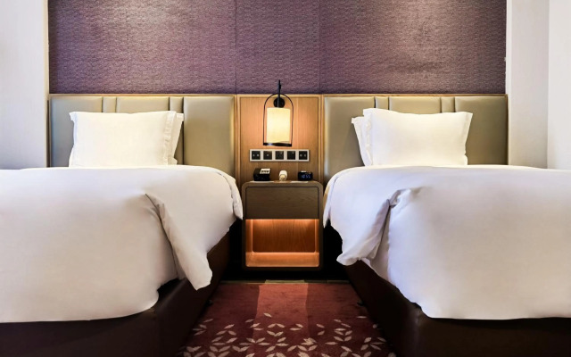 Crowne Plaza Qingdao Oriental Movie Metropolis