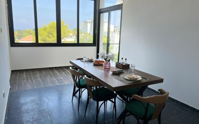 Cozy Sea View Retreat 1 min to Beach in Kyrenia