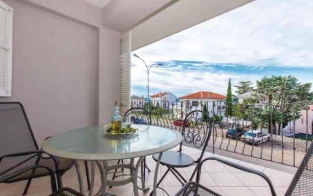 One-Bedroom Apartment in Dramalj X