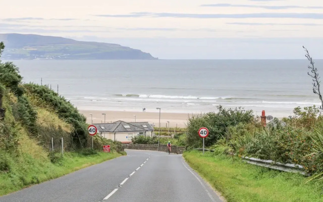 Beachside and Golf Apartment